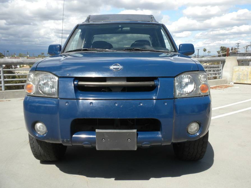 Illustration for article titled At $6,600, Might This 2001 Nissan S/C Crew Cab Pickup Be Your Final Frontier?